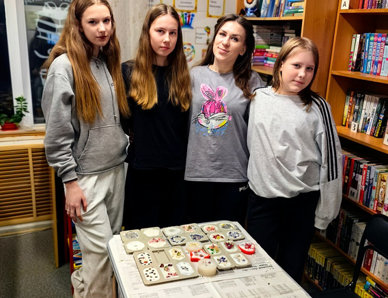 Мастер-класс ко Дню Матери в библиотеке д.Шапша